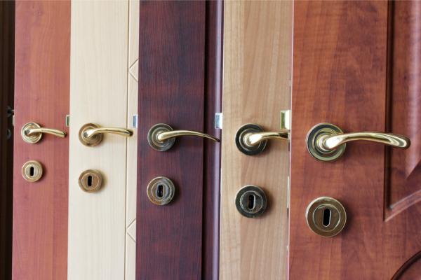 Handle colors that correspond to each door stain